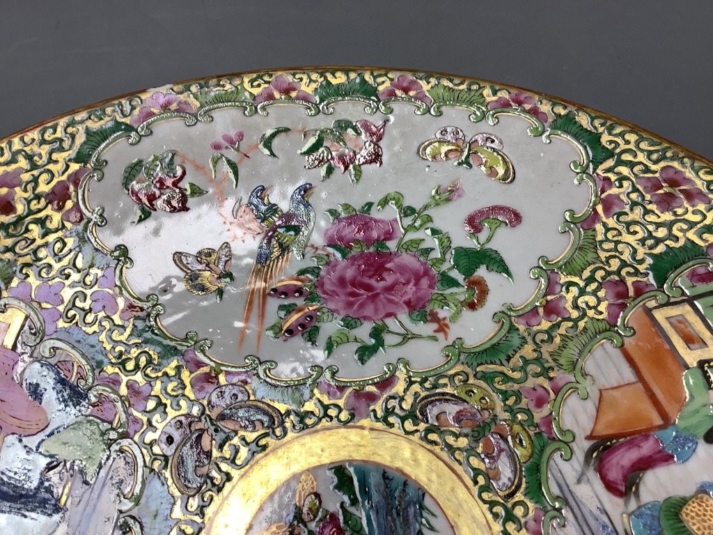 A 19th century Cantonese famille rose dish, diameter 29cm